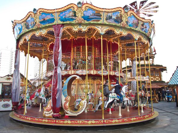 merry-go-round: 