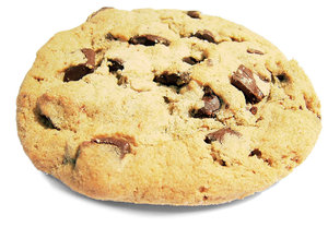 Big Cookie: Yeah, that monster sized cookie was no match for me ... yum! :-)
