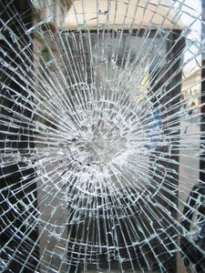 broken glass: No description