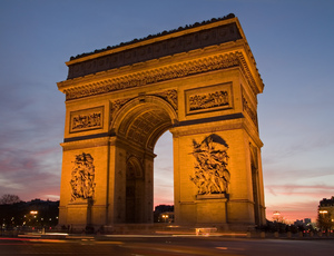 Arc de Triomphe: Canon EOS 30DSigma 18-50 2.8 EX DC