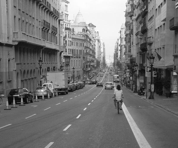 Via Laietana: I saw the biker and not many cars in the street...