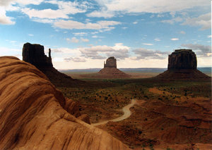 monument valley 3: landscape of monument valley
