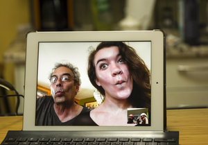 Video Chat: Video communication with family