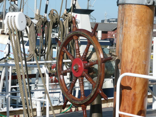 Steering Wheel: Steering wheel on an sailing ship