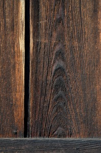 Wood grain: Well worn wood grain texture.