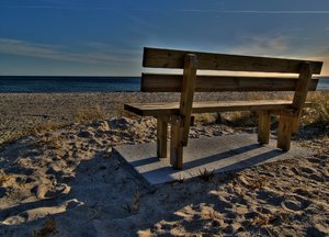 Beach Bench - HDR: No description