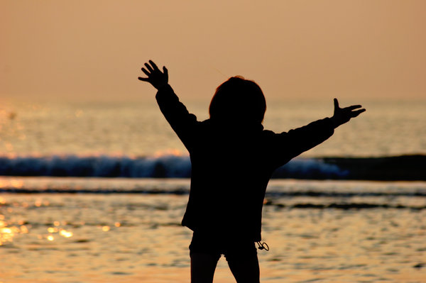 enjoy the life: child on the beach