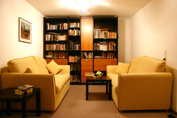 library: hotel library