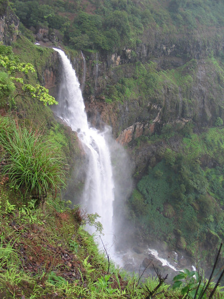 Lingmala waterfalls: 