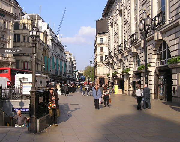 Street scene in London: London, 2009.