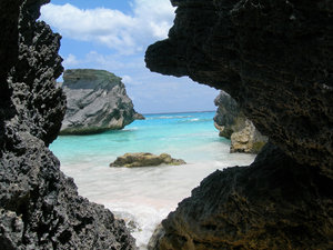 Bermuda Beach: Horseshoe Bay in Bermuda. Comments would be appreciated.