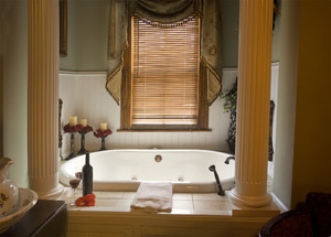 Romantic Bath: A more romantic bath tub