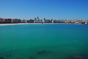 The city and the ocean: CourÃ±a city
