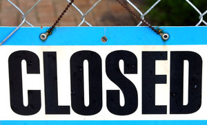 closed: closed gate sign