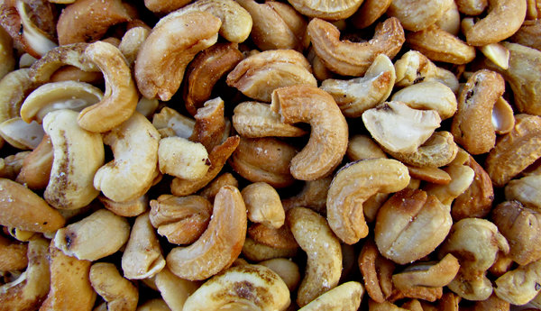 cashew kernels2: 