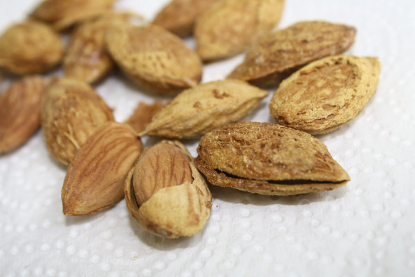 Almonds: no description