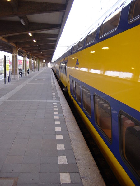 Train: Visit http://www.vierdrie.nl