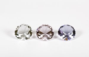 Three diamonds: three fake diamonds