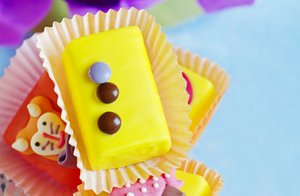 Cup cake: colorful cupcakes for children