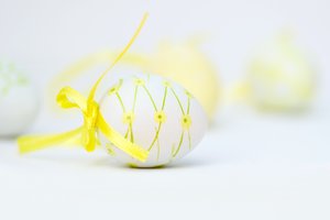 Small yellow easter egg: 